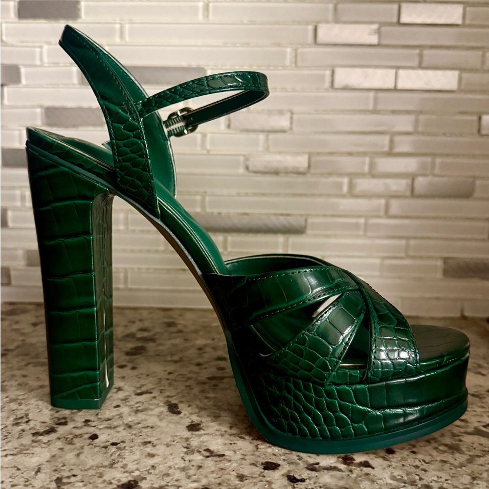 Green Strappy Women's Sandals/Heels